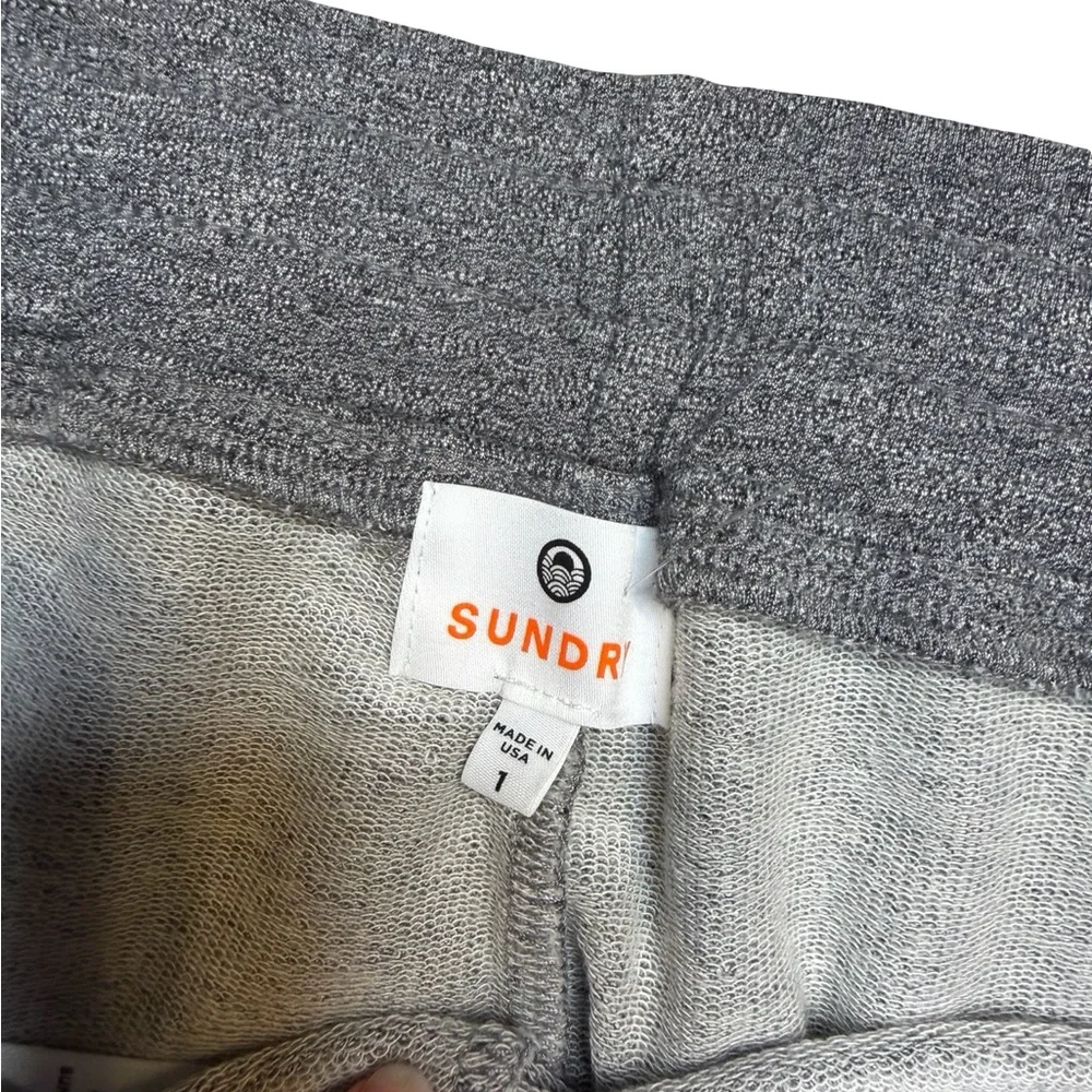 ✨🏃♀️ SUNDRY Gray Stripe Jogger Sweatpants Side Stripe Sz 1 🏃♀️✨ - Picture 5 of 7
